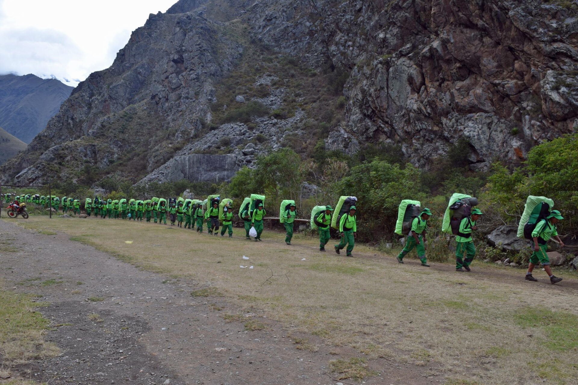 Porters are included in the permit limit from the Peruvian government