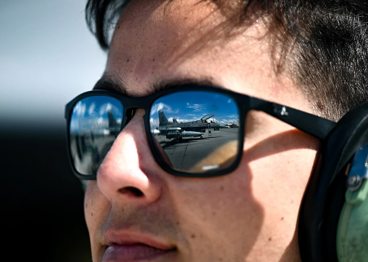 Mirrored UV Sunglasses Mirrored UV Sunglasses