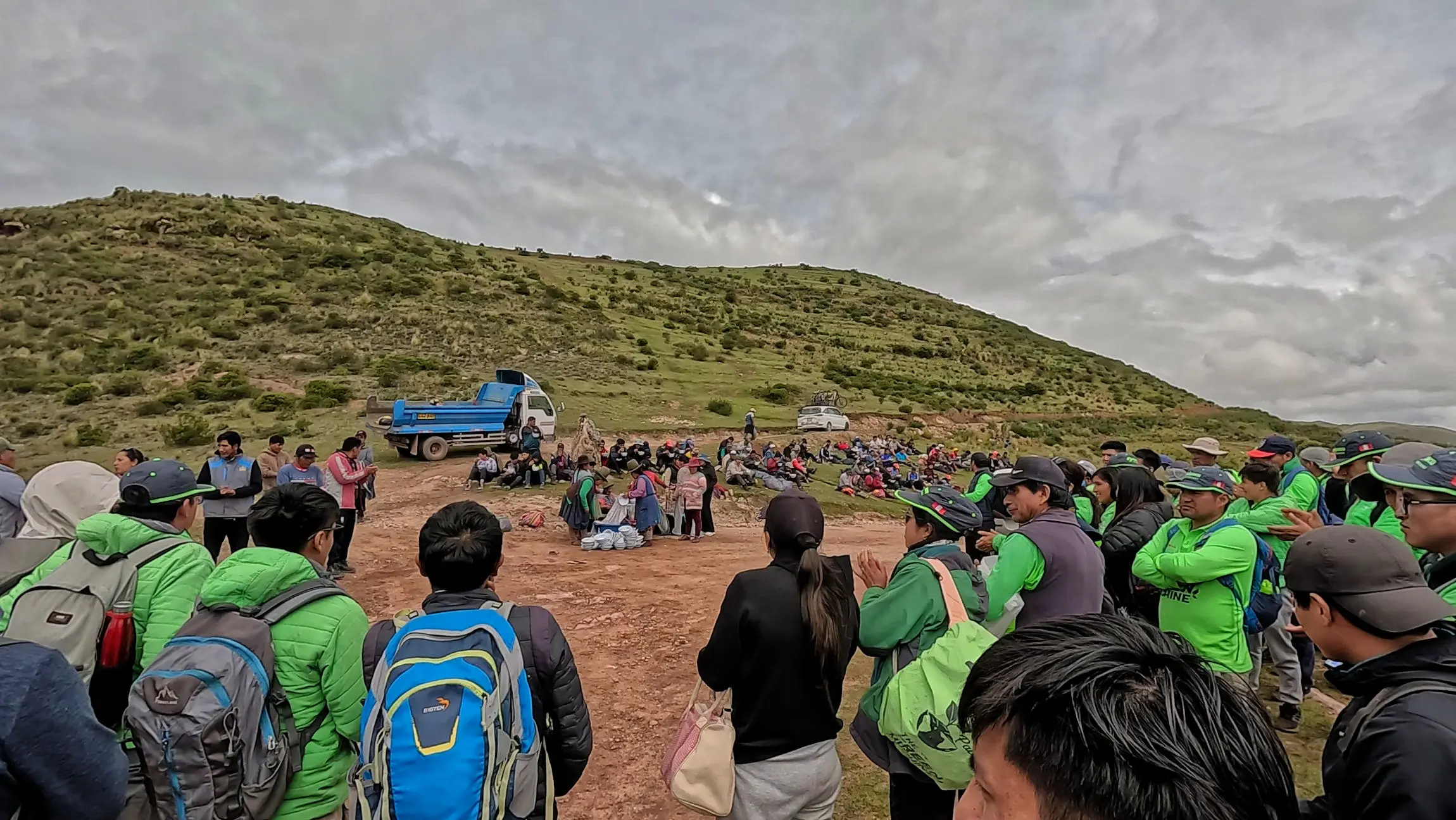 Alpaca Expeditions team gathered with the Ccaccaccollo community