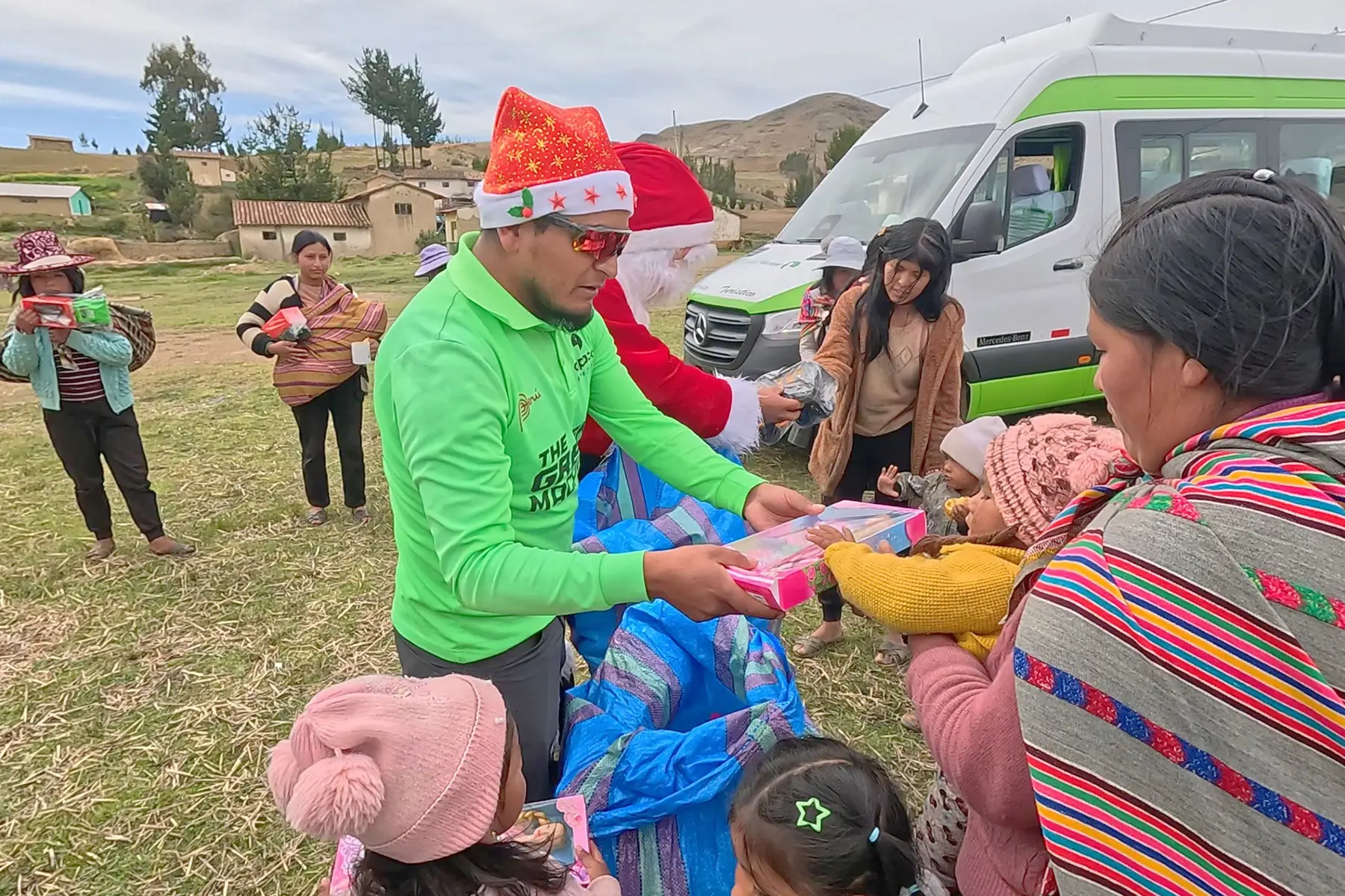 Christmas Children in Pumapaccha community, cusco - peru