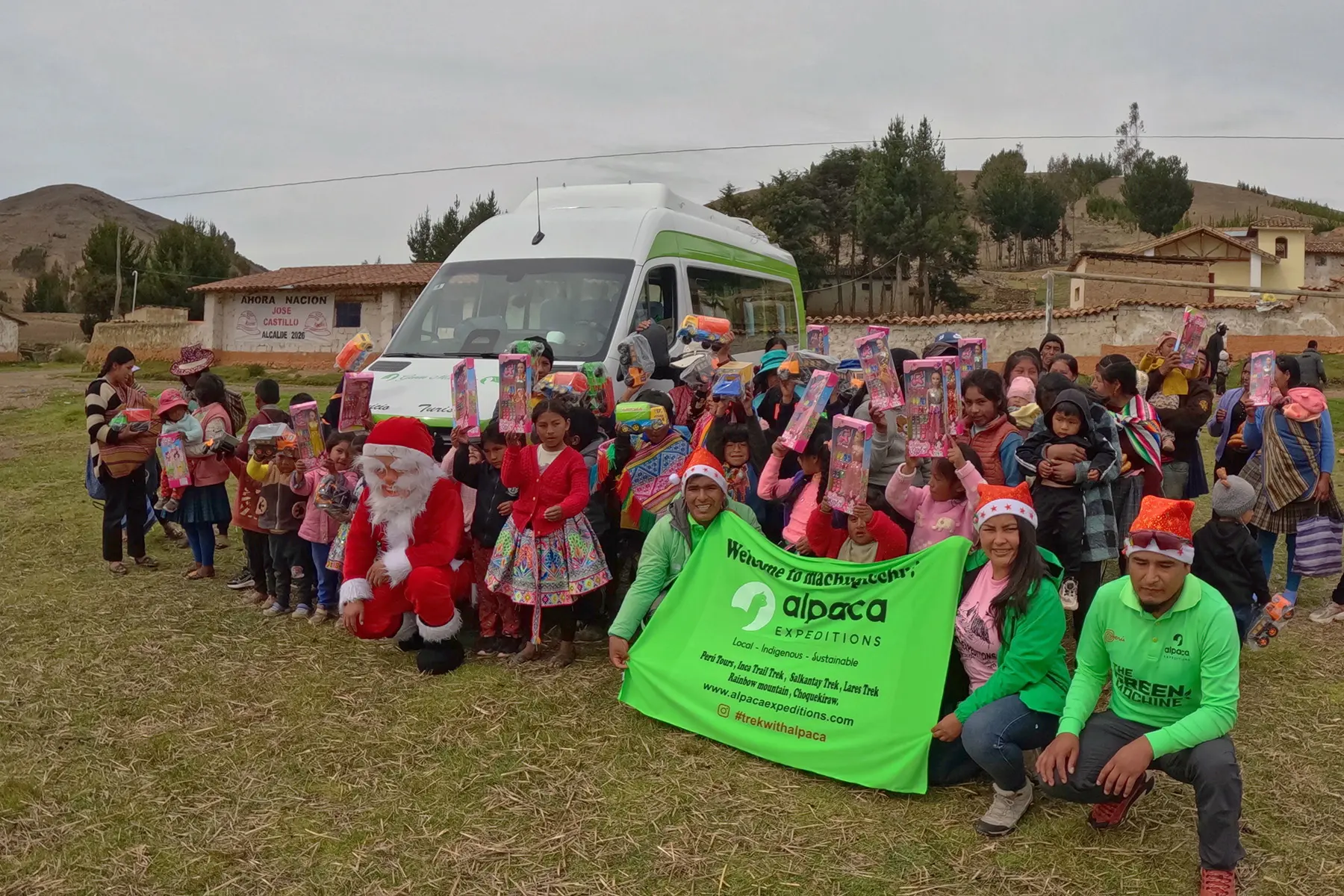 Christmas Children in Pumapaccha paucartambo