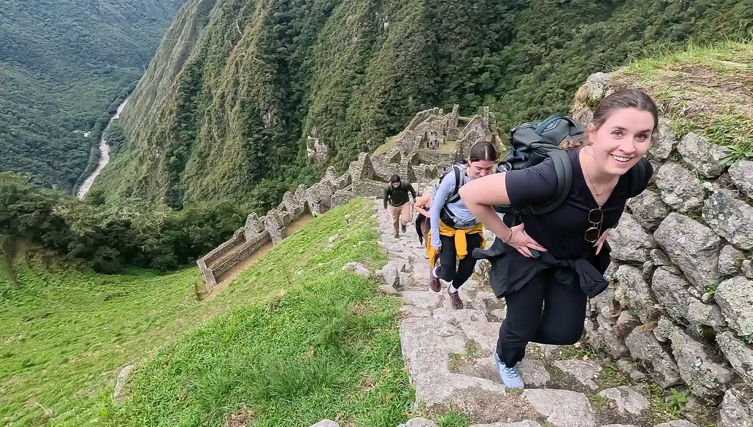 Ascenso en Wiñay Wayna Camino Inca corto