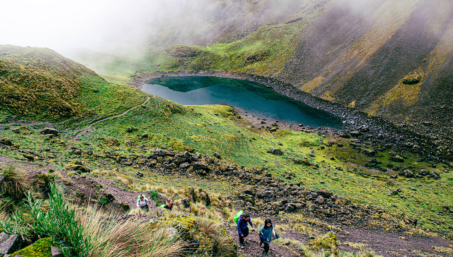 7 Lakes Trek in Ausangate Full-Day Trip