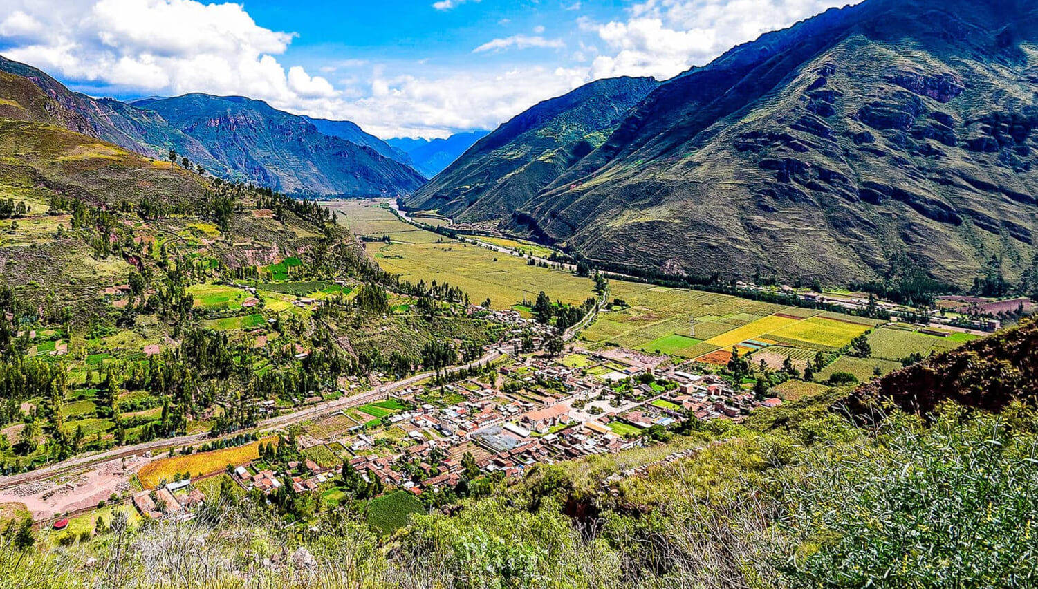 Sacred Valley Tour 1 Day & Inca Trail Hike 2D1N & Rainbow Mountain + Red Valley 1Day