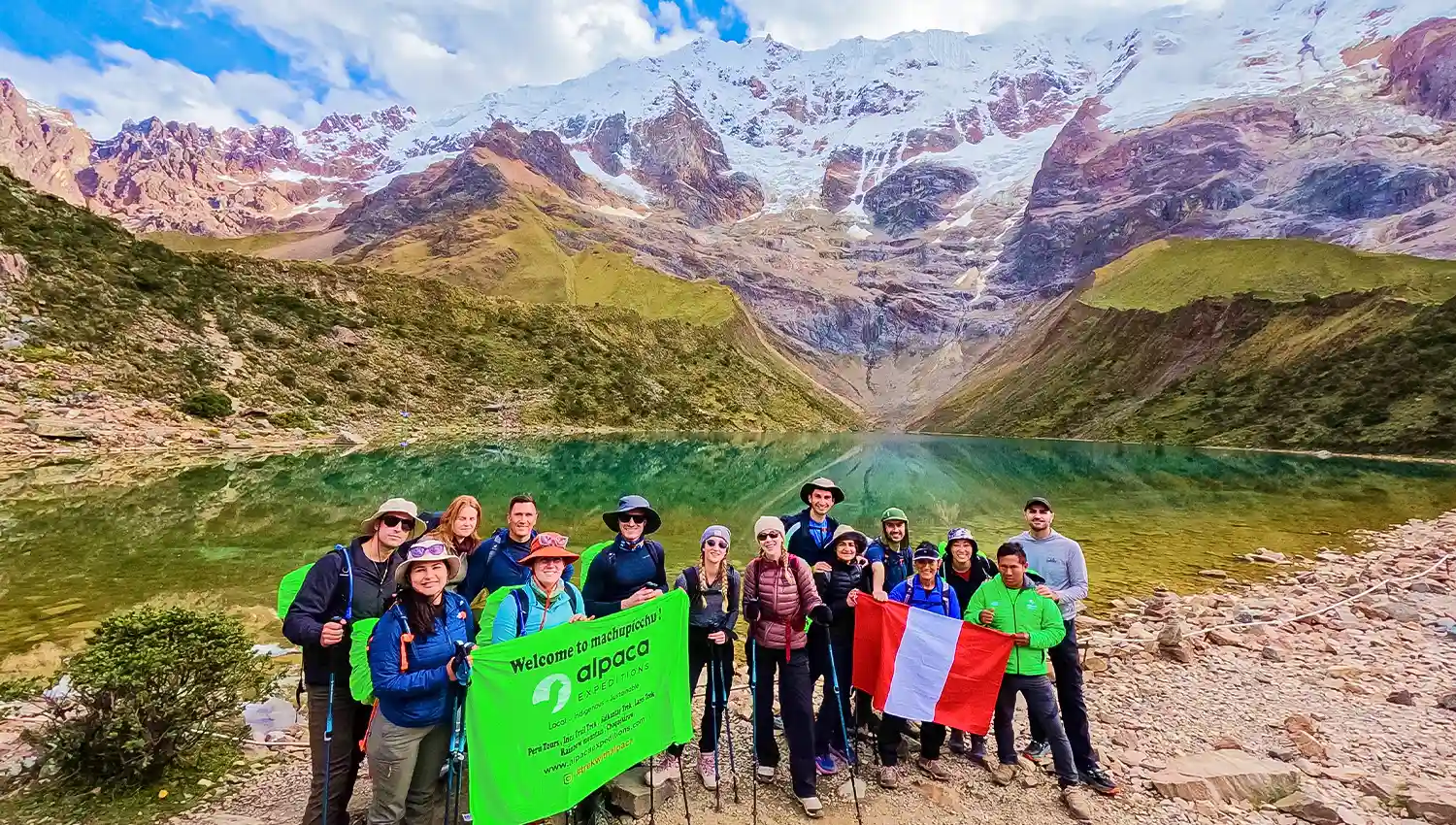 Grupo en Laguna Humantay Salkantay Trek