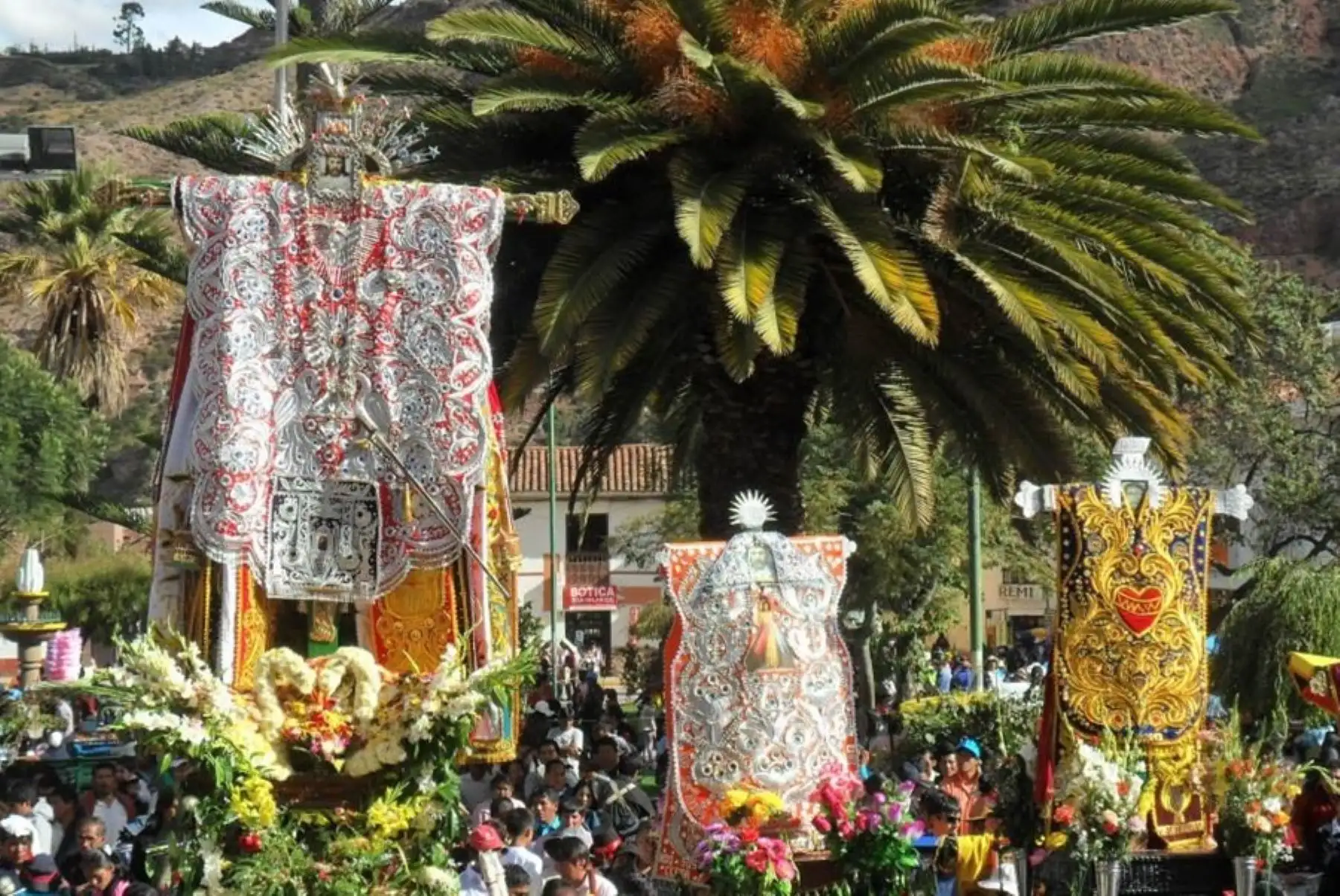 Señor de Torrechayoc historia, fe y tradición en el corazón del Valle Sagrado de los Incas