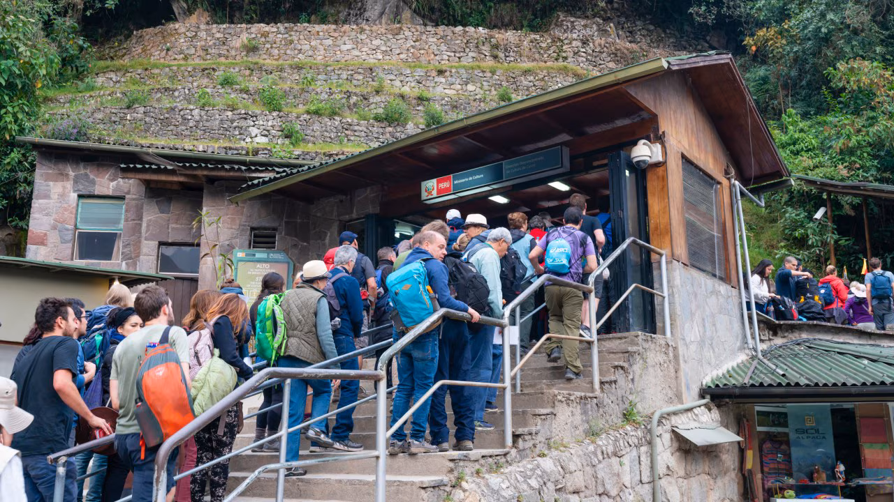 gate to in machu picchu