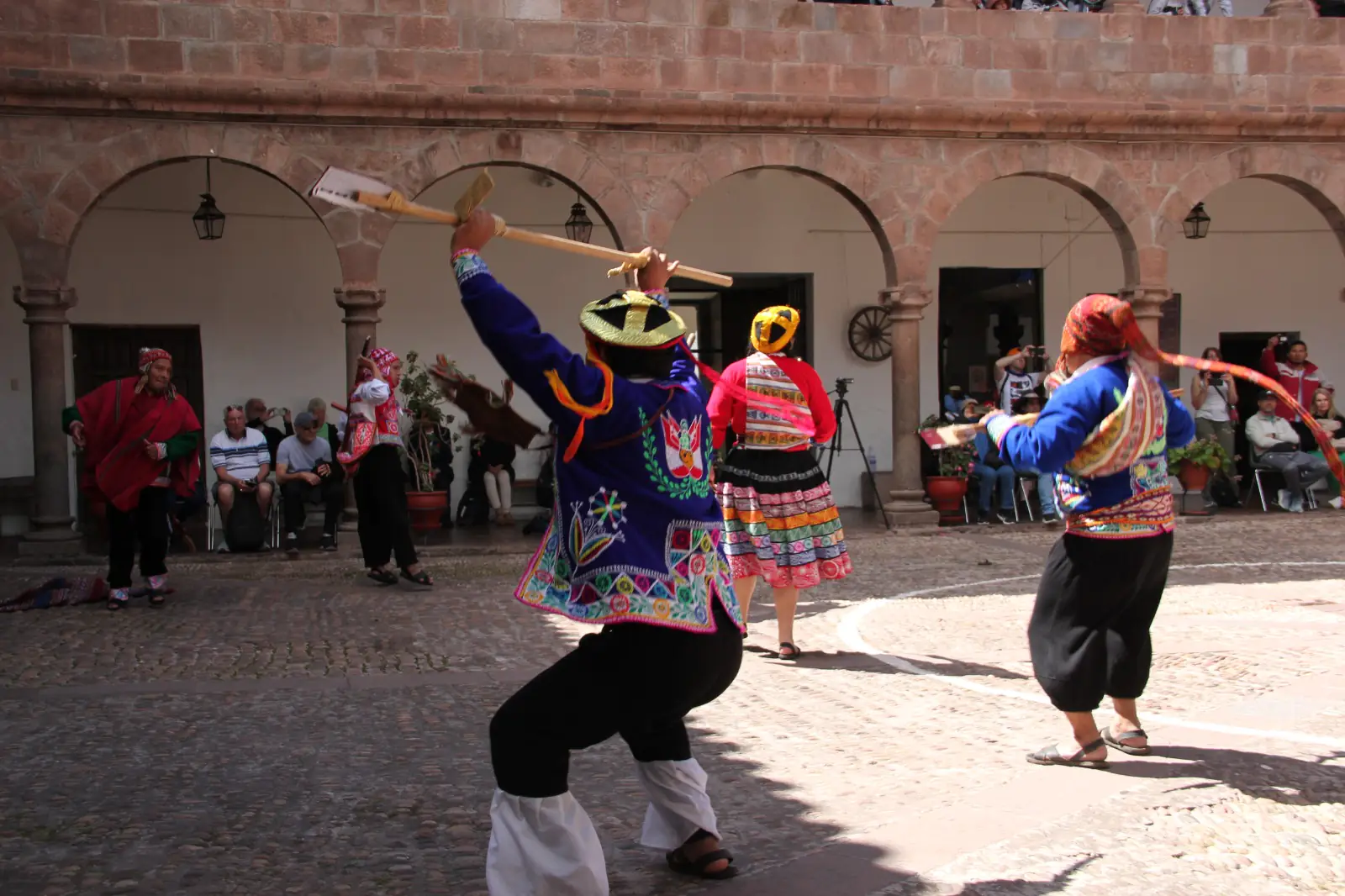 Danzas de Paucartambo expresión cultural viva de los Andes peruanos