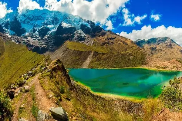Laguna Humantay durante el camino Salkantay a Machu Picchu