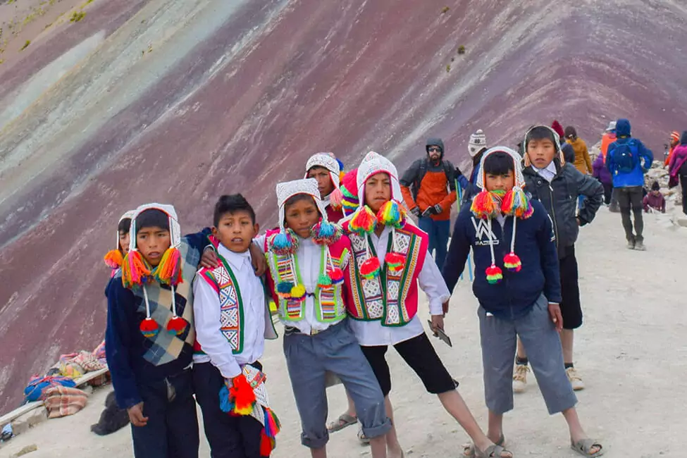 Pinchimuro-Tinke-School-Ausangate-visited-Rainbow-Mountain