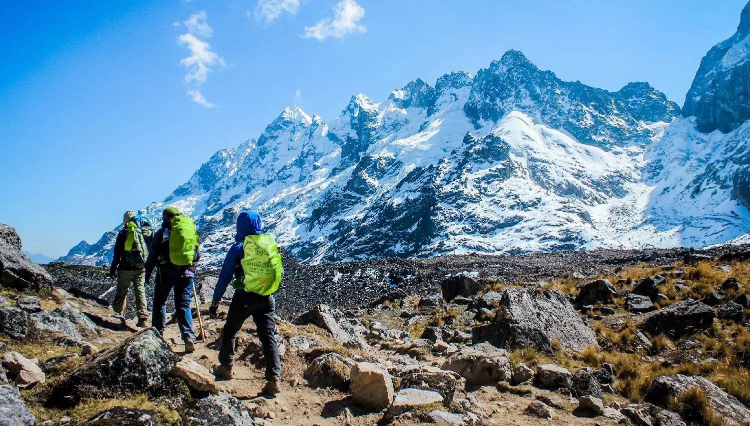 desafios de salkantay trek durante la caminata