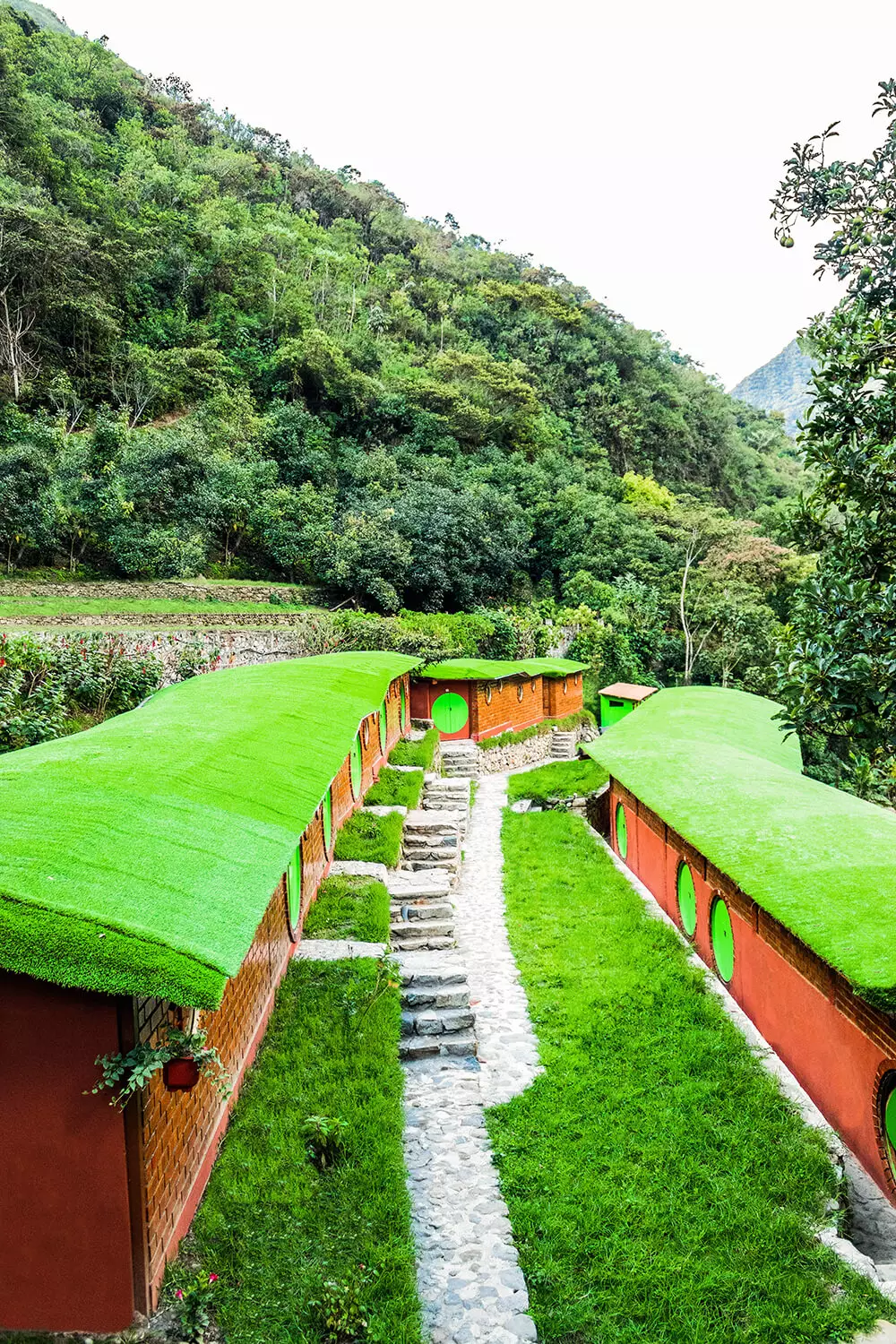 THE HOBBIT HOUSES SALKANTAY TREK