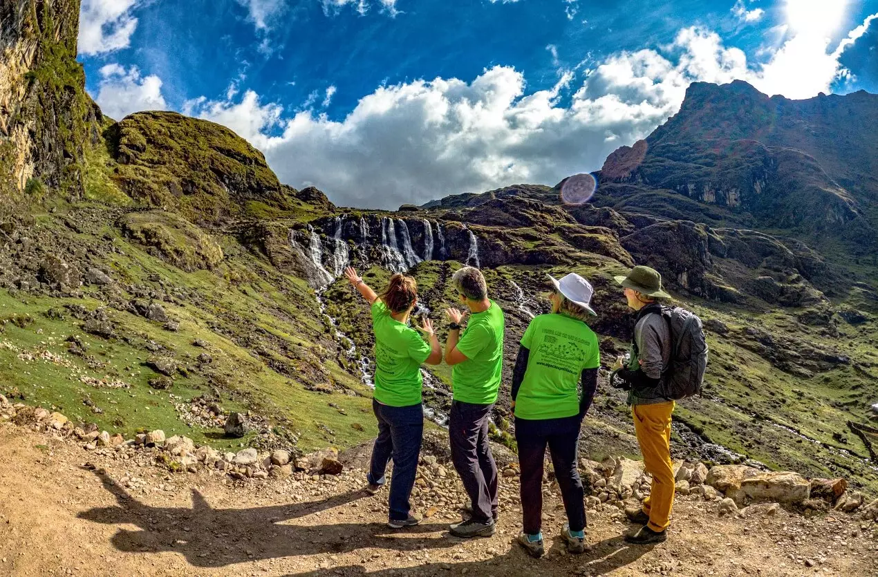 ruta de trekking de lares a machu picchu