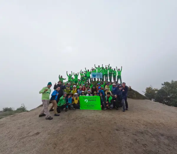 Machu Picchu hikers group picture