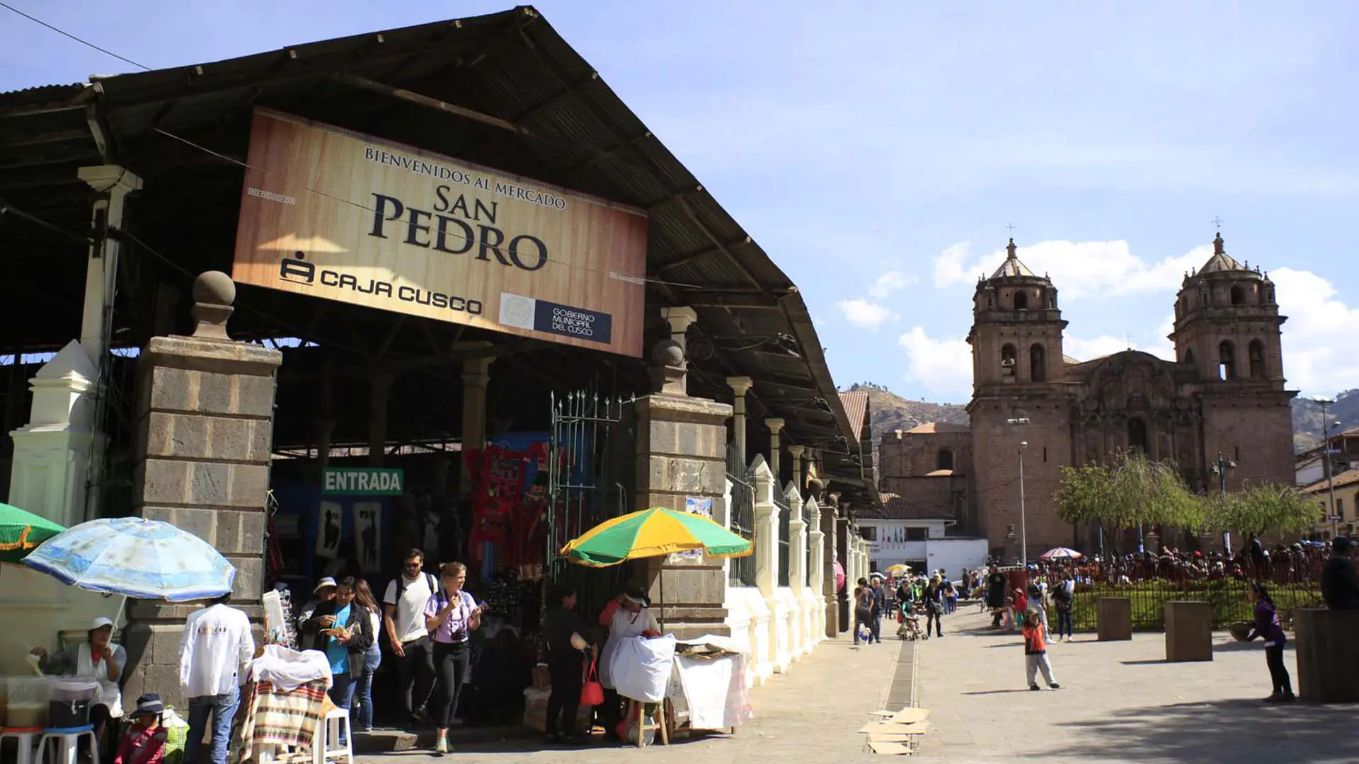 Mercado San Pedro: el corazón gastronómico y cultural de Cusco