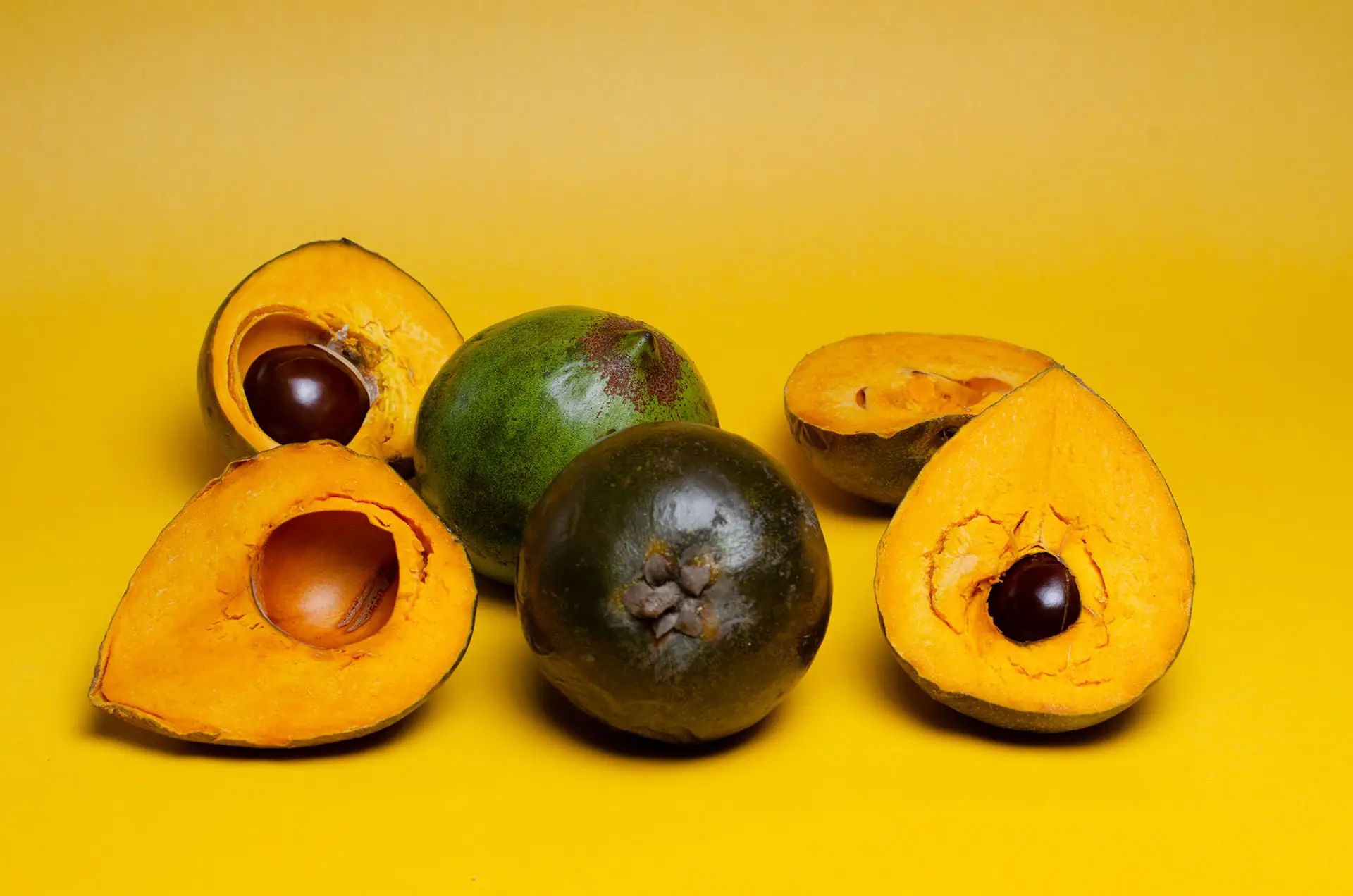 Lucuma - Peruvian Fruits